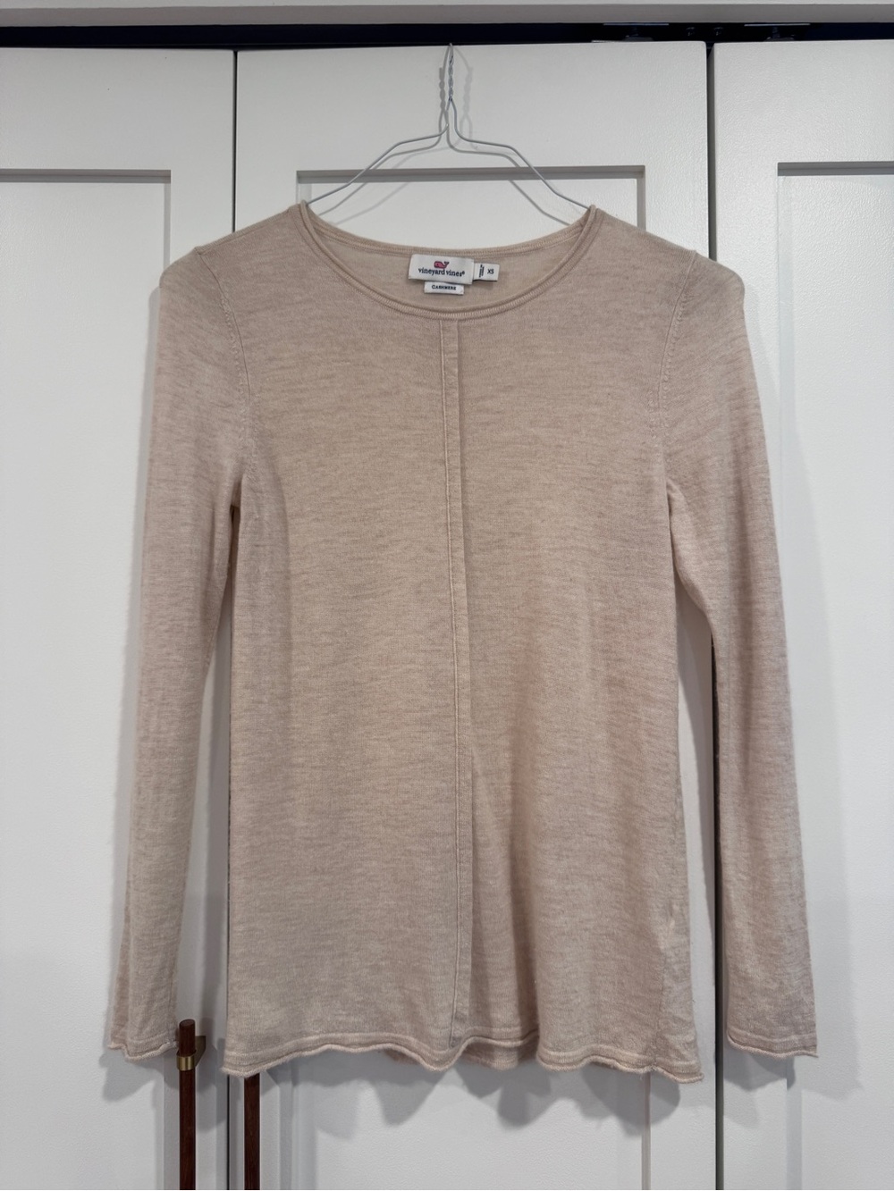 Vineyard Vines Women's Cashmere Long-Sleeve Crewneck Sweater in Light Taupe